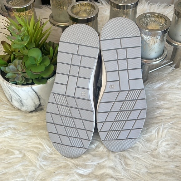 Walkx Women’s Gray/Silver Glitter Lace up Sneakers Size EU 37 - Picture 8 of 13